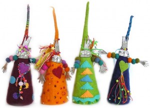 This is a picture of the Art Girlz little cone people